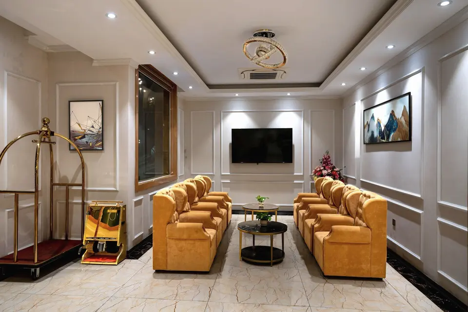 Otel lobi ve restoran