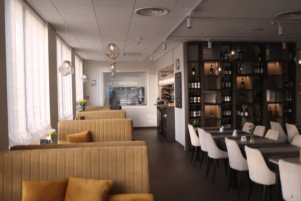 Restoran cam cephe